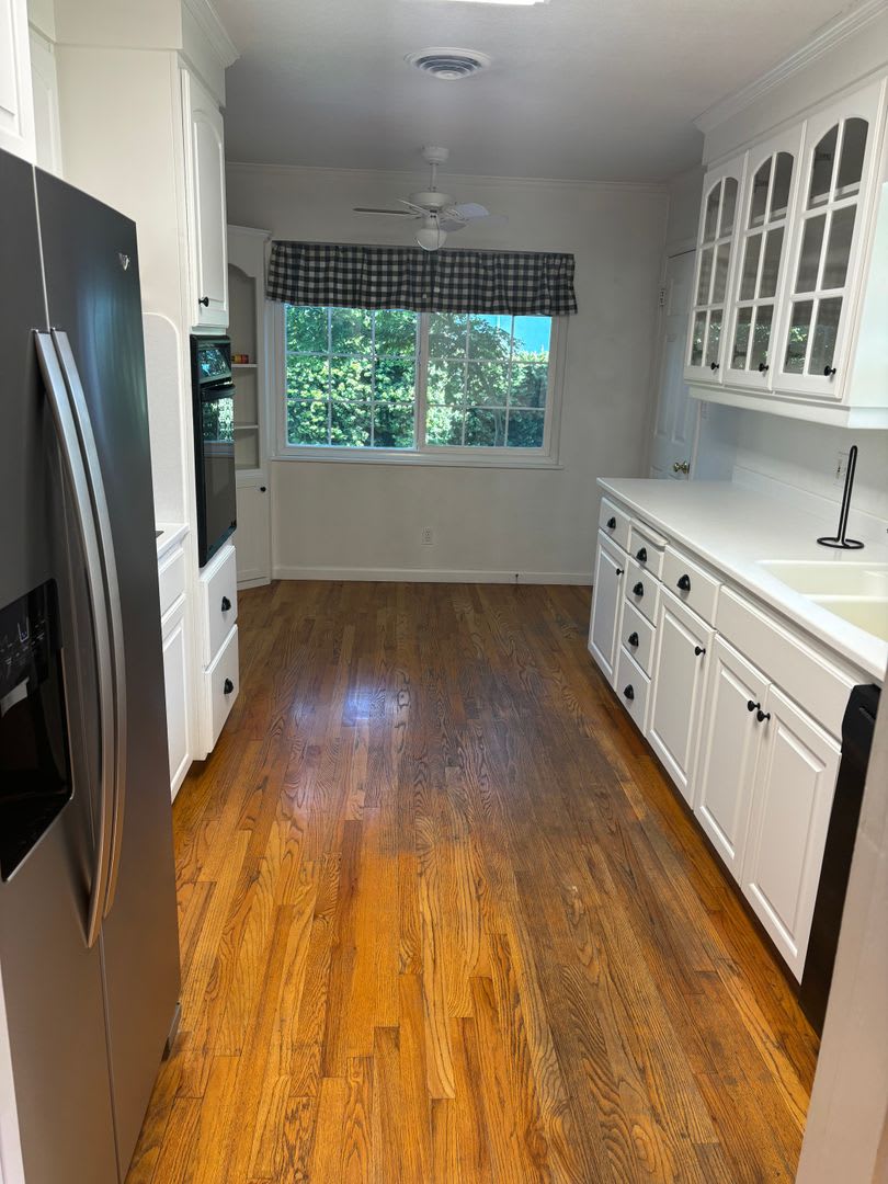 3 B/R 2 BA Charming house AVAILABLE NOW!! – photo 2
