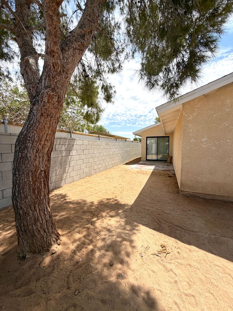 Inviting 3 Bedroom 2 Bathroom Home Move In Special – photo 5