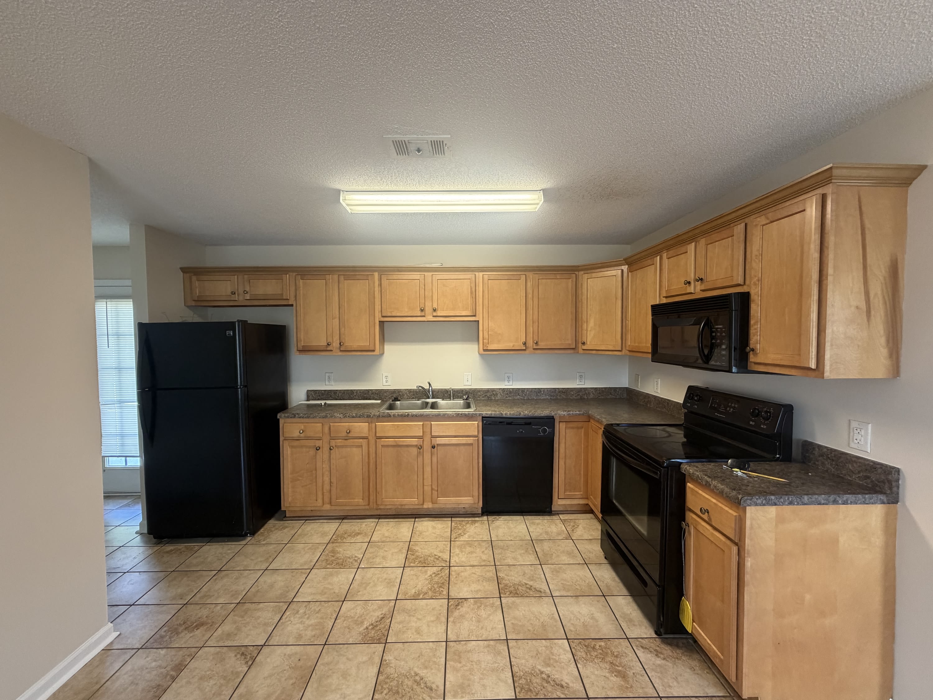 1015 Haley St – photo 2
