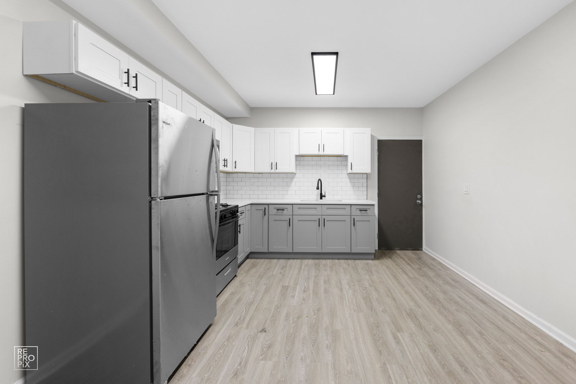 7316 S Jeffery Blvd – photo 4