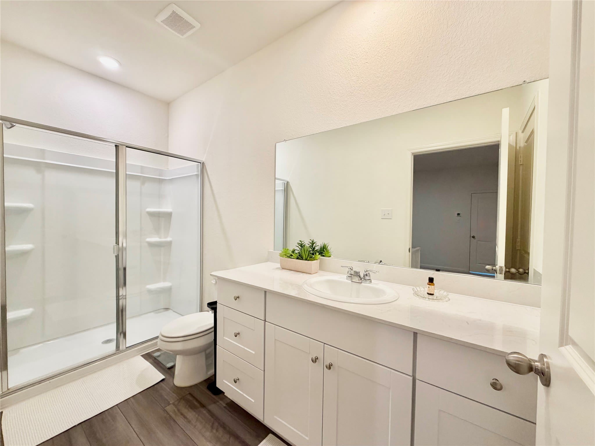 2104 Meadow Park Drive – photo 4