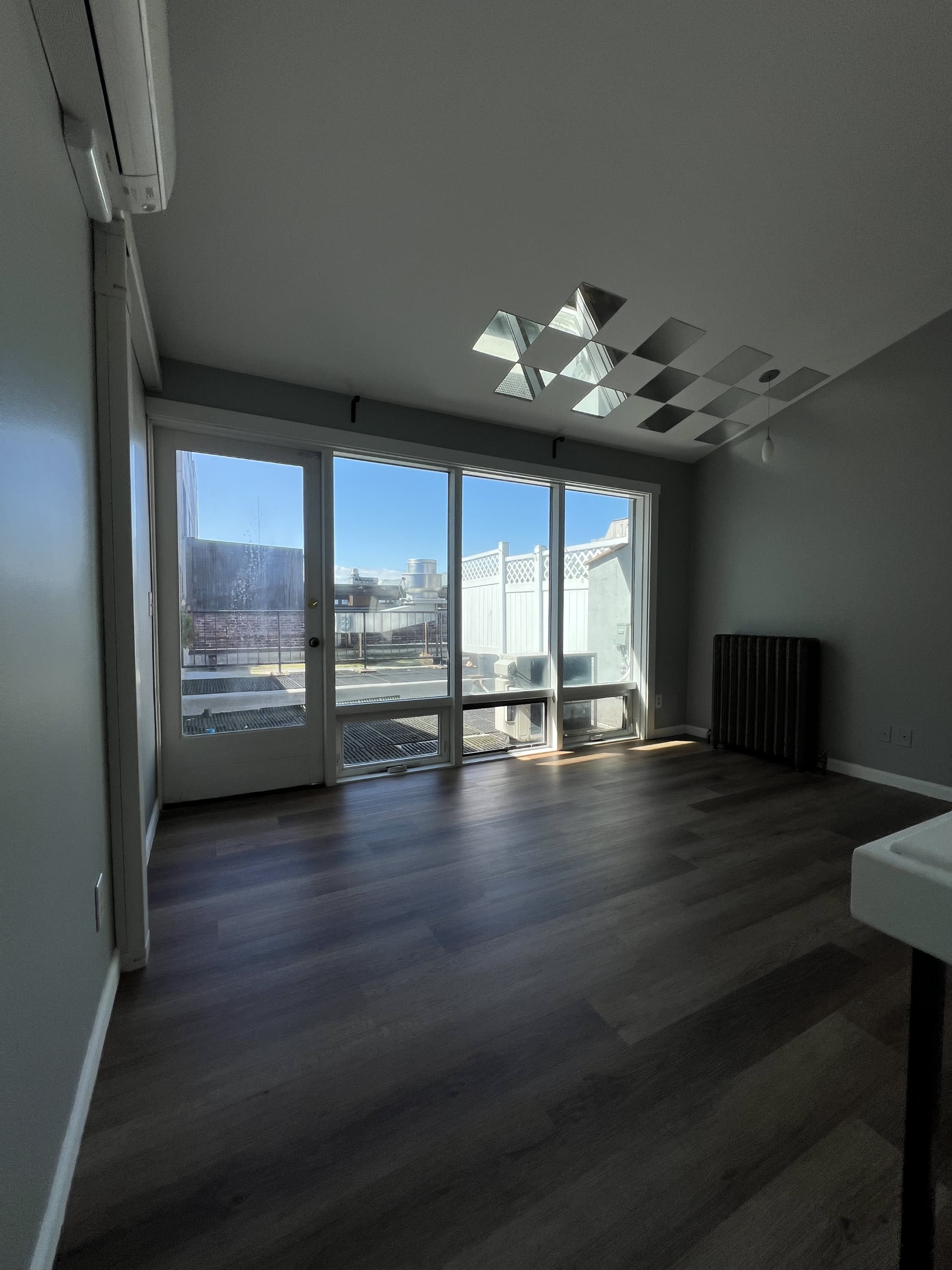 213 1st Avenue South – photo 1