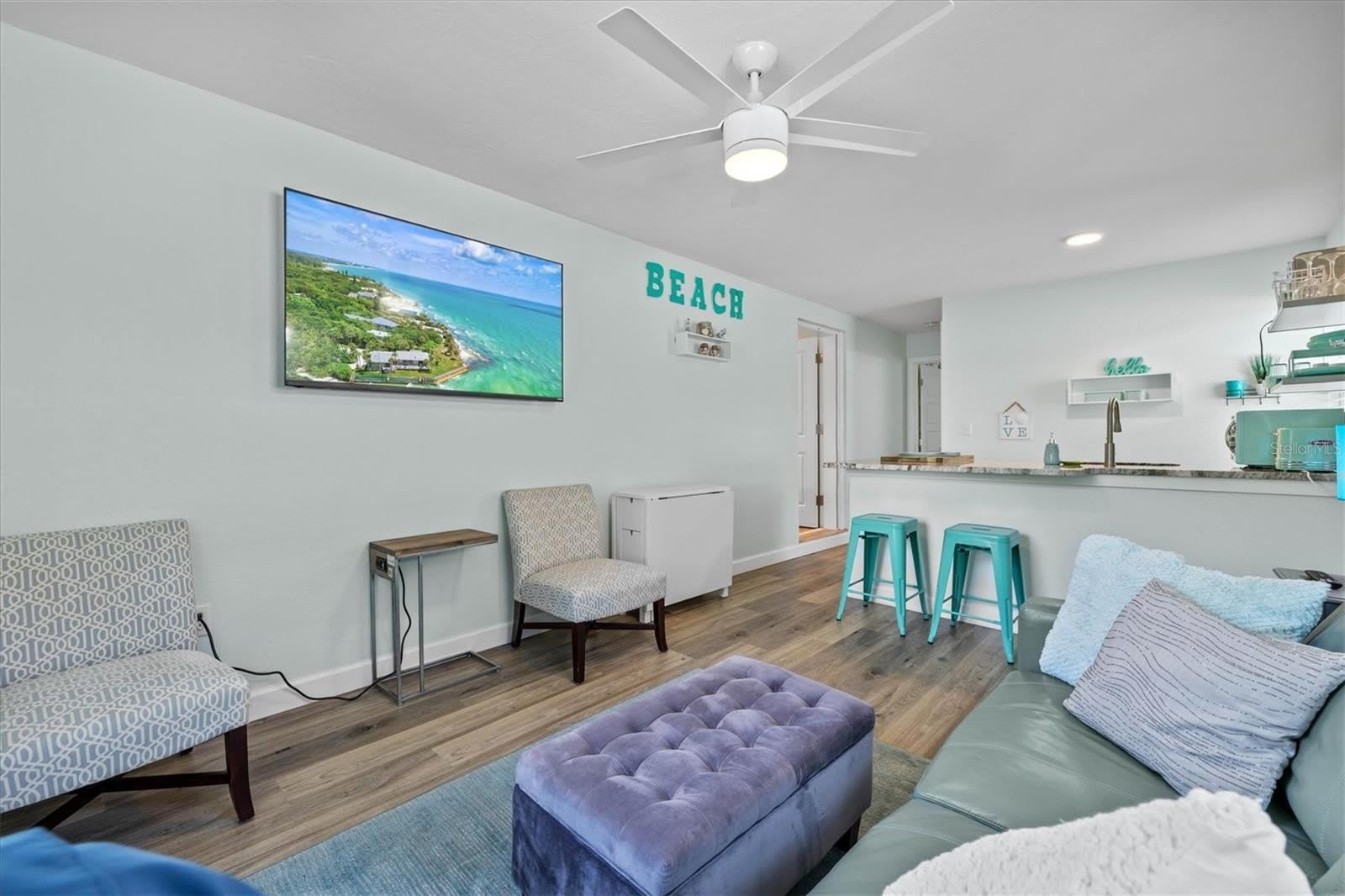 2084 GROVE Street – photo 5