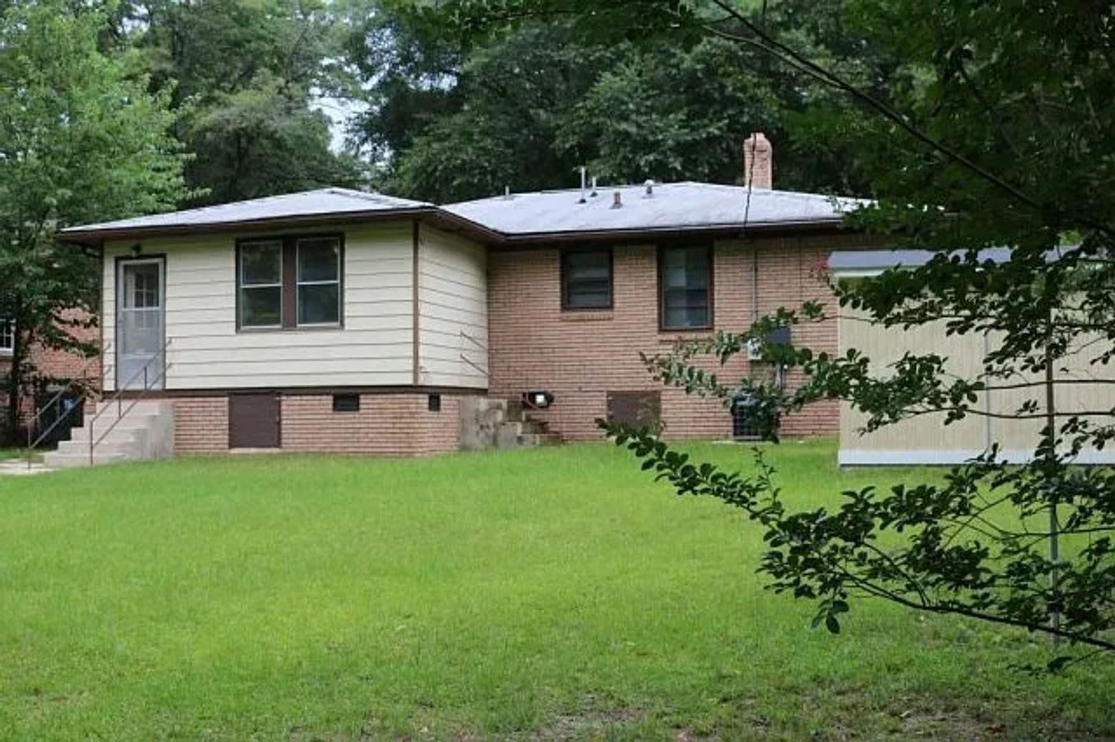 3 bedroom single level close to 5 points – photo 2