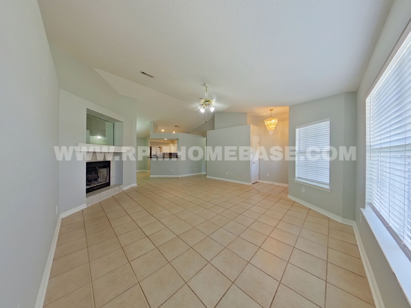 Spacious 4 Bedroom Home With Florida Room In Perdido Key – photo 3