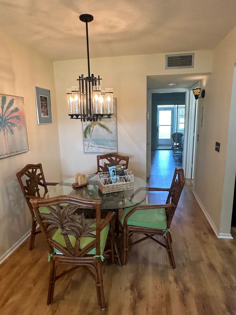 1/1 Condo – photo 4