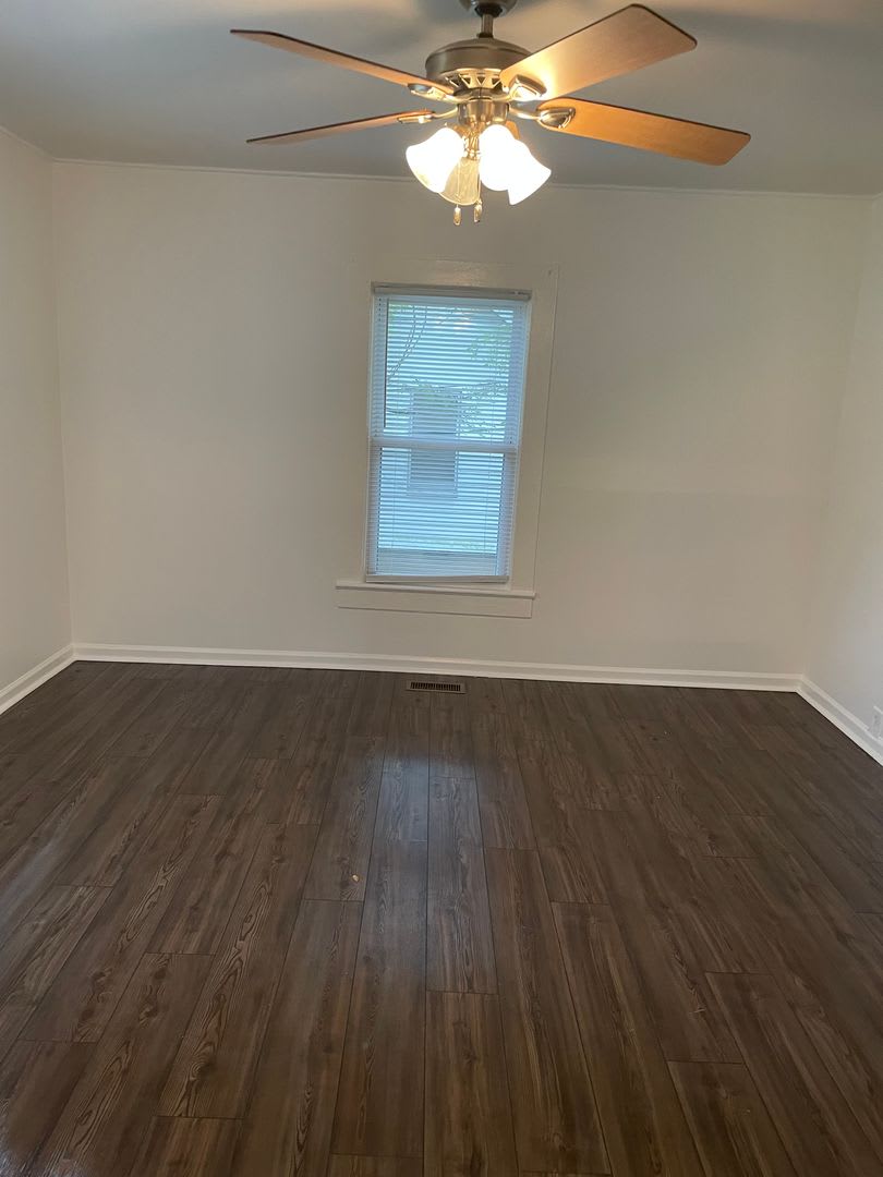 Adorable 1Br Home With Office Den – photo 3