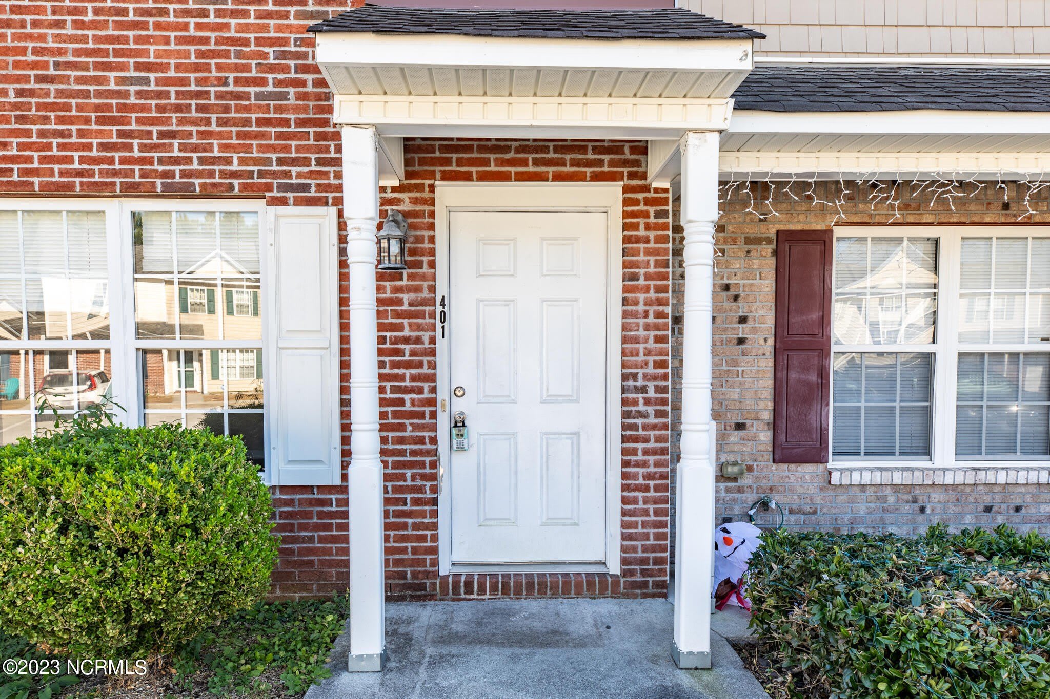 401 Springwood Drive – photo 3