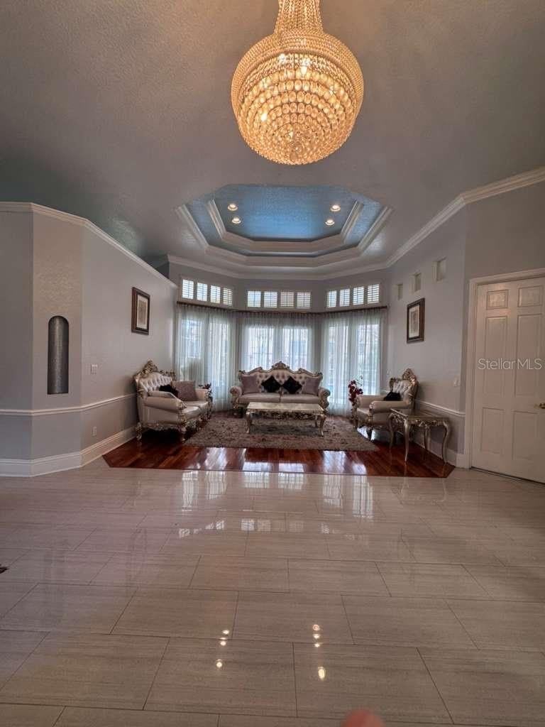7600 Debeaubien Drive – photo 4