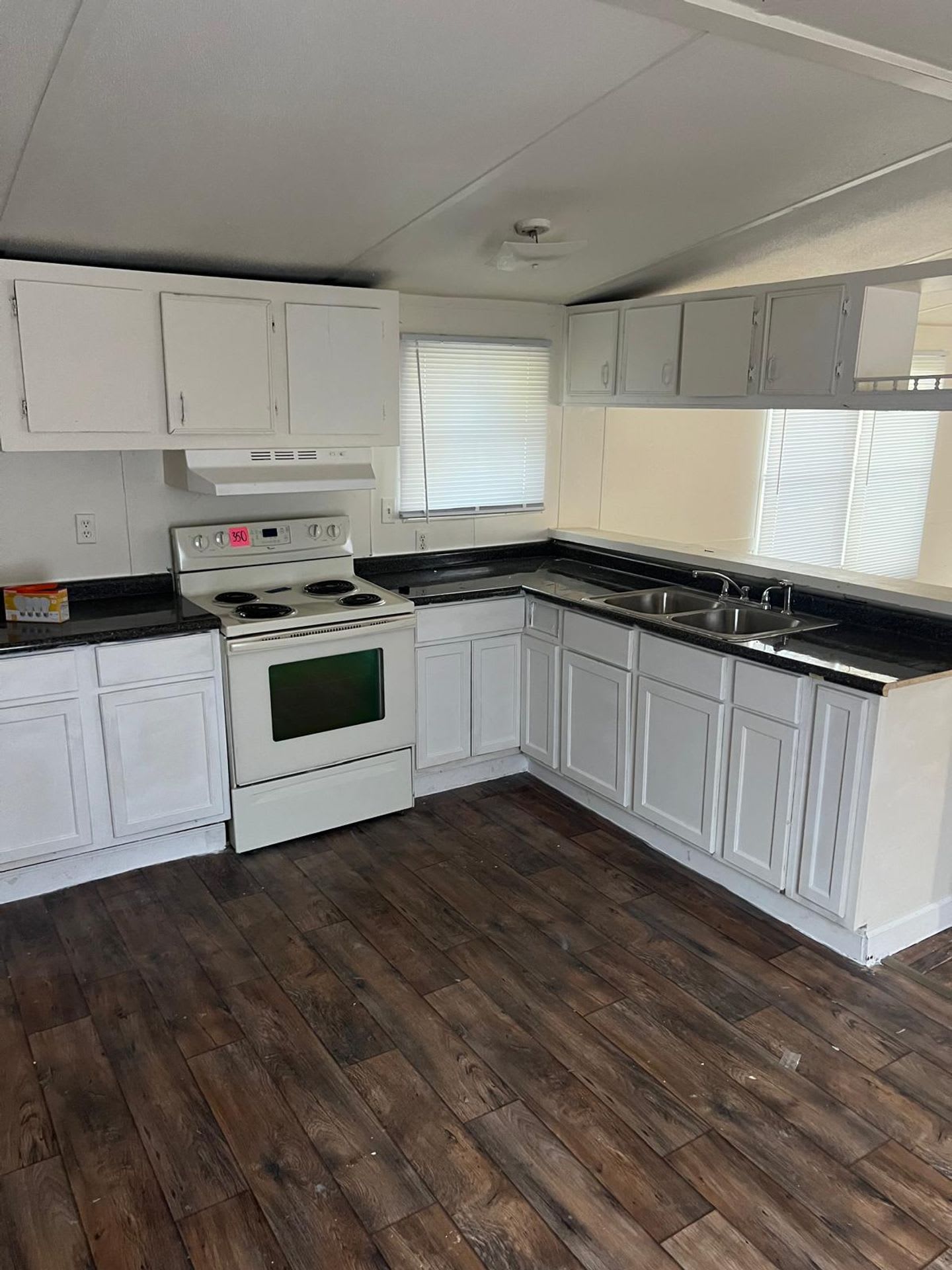 Renovated 3-Bed, 2-Bath Mobile Home – photo 5