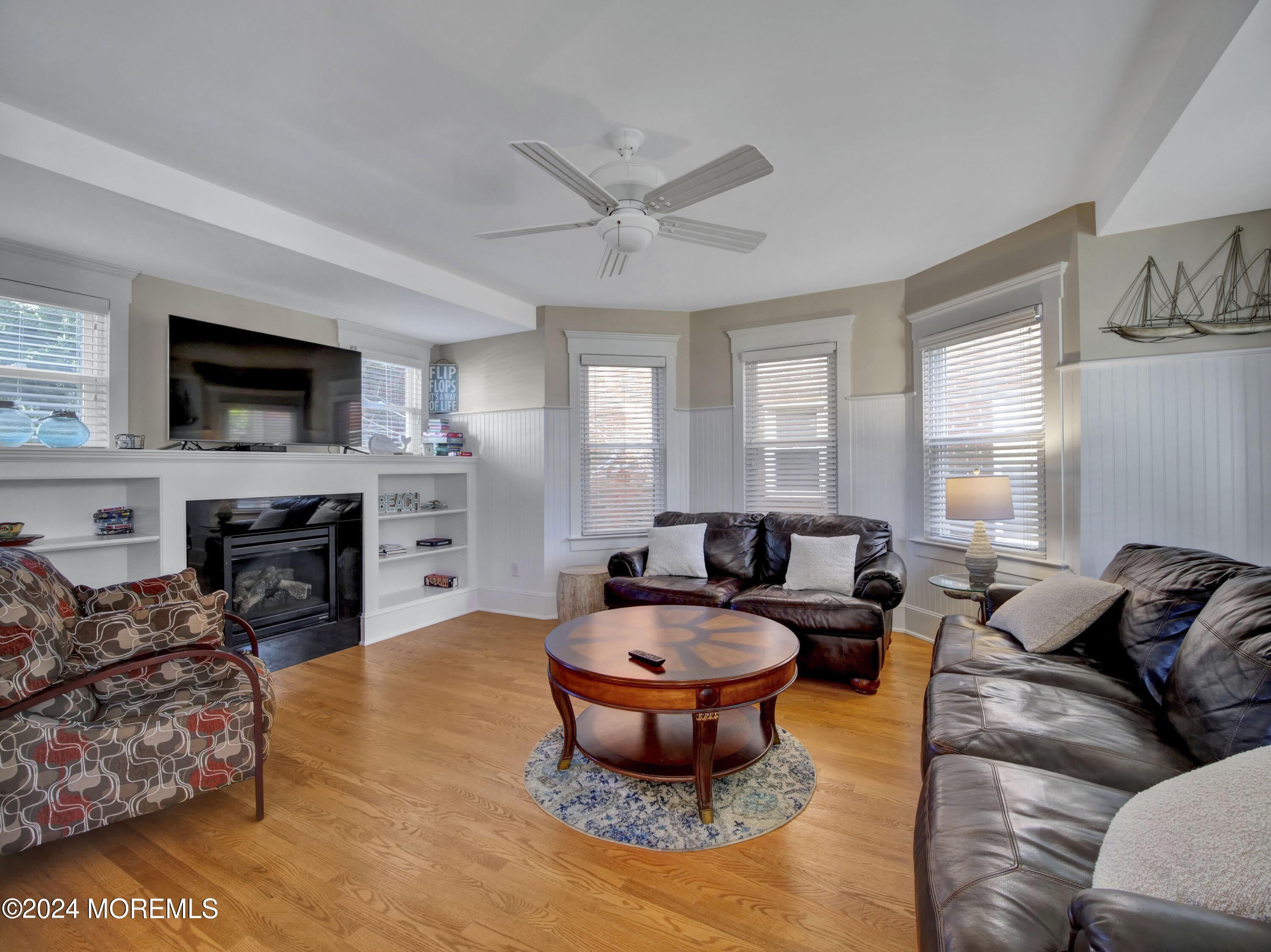 106 10th Avenue – photo 5