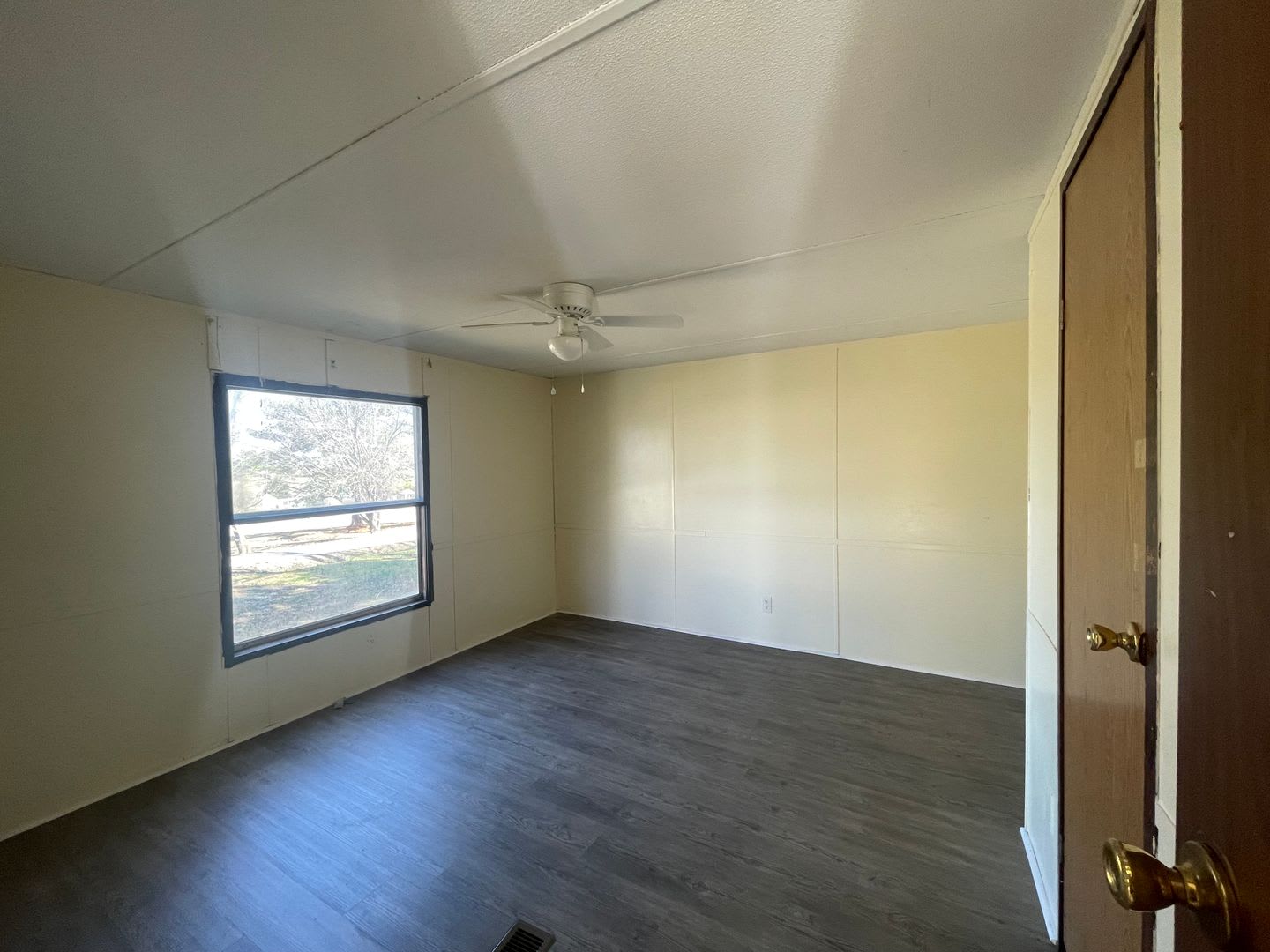 2 2 Mobile Home For Rent – photo 2