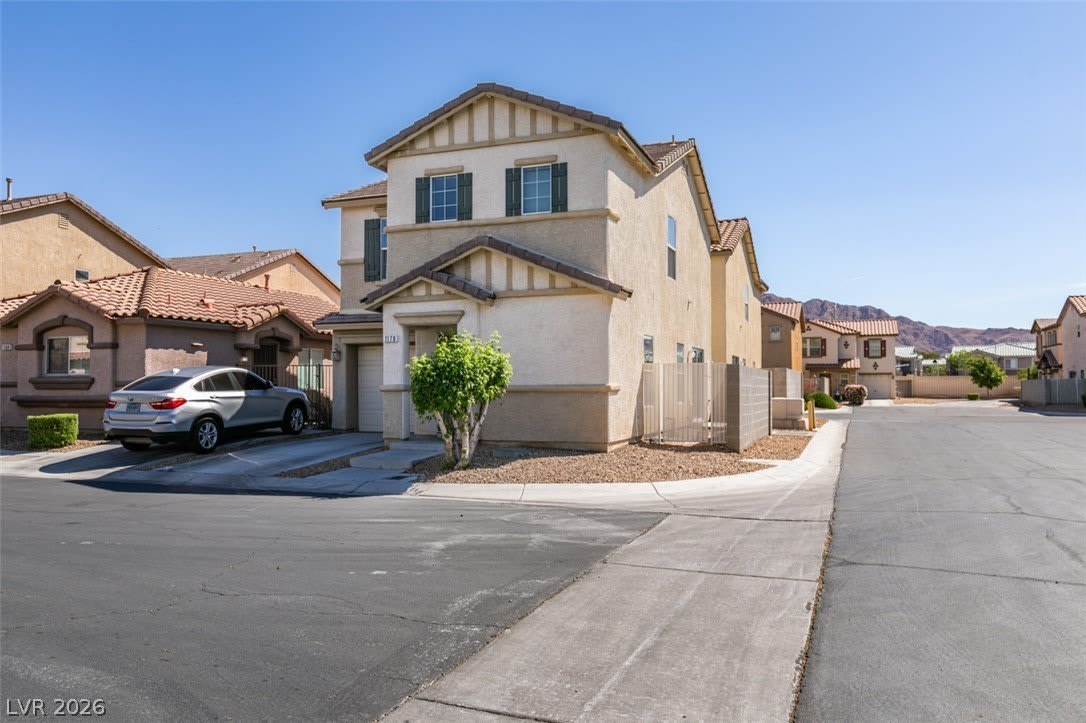 1170 Orange Meadow Street – photo 2