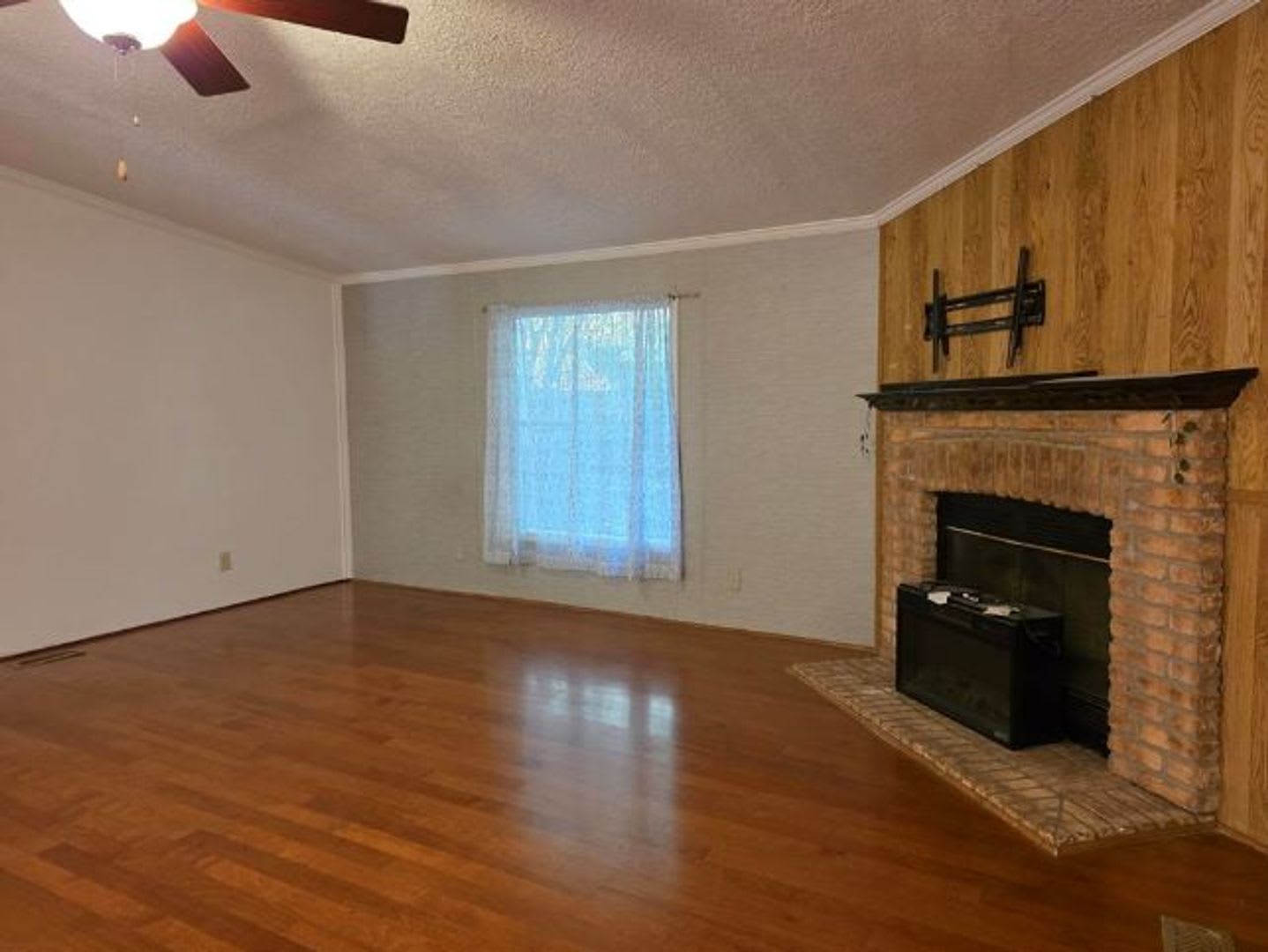 FOR LEASE!! – photo 5