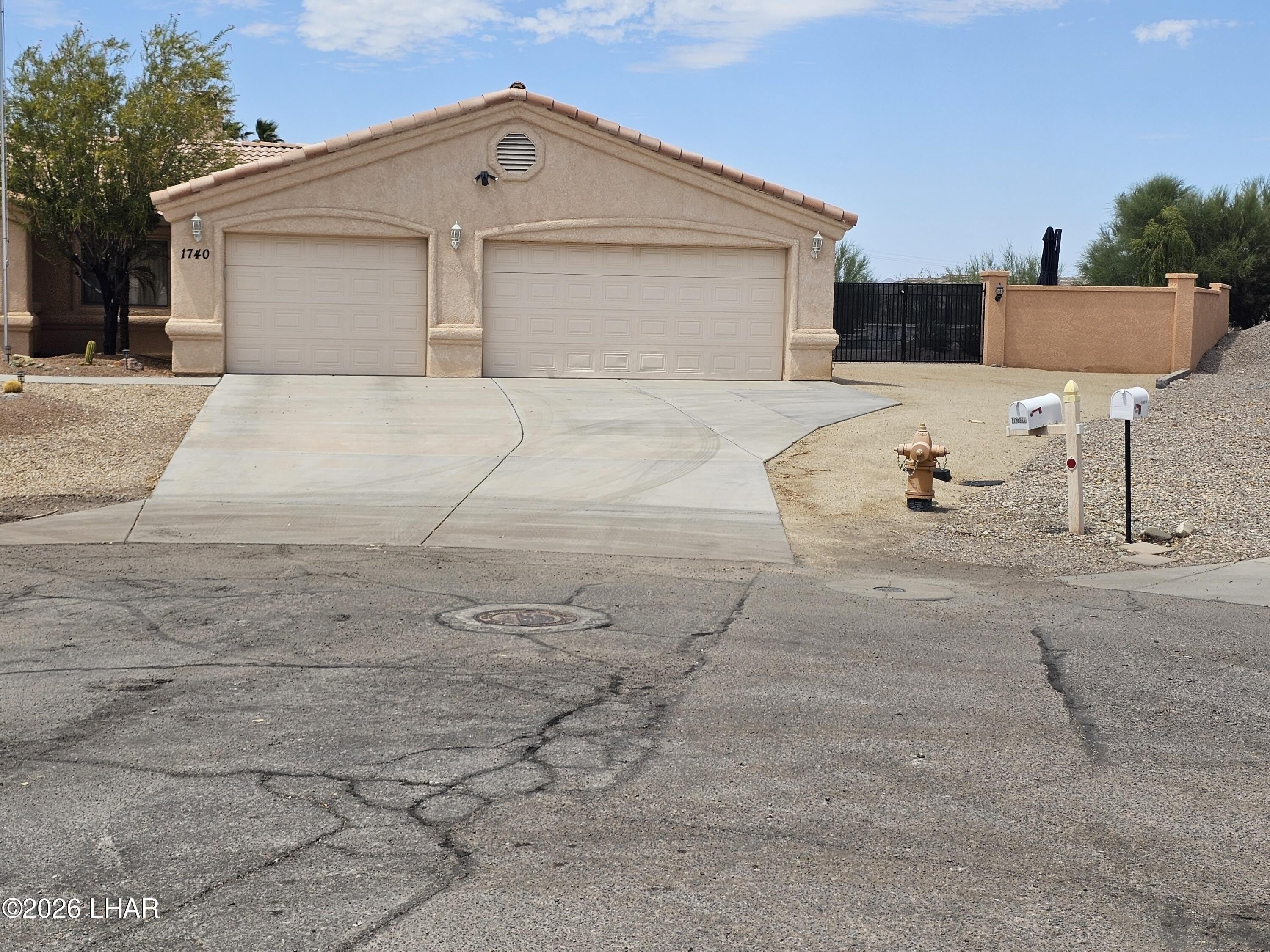 1740 Quartz Ln – photo 2
