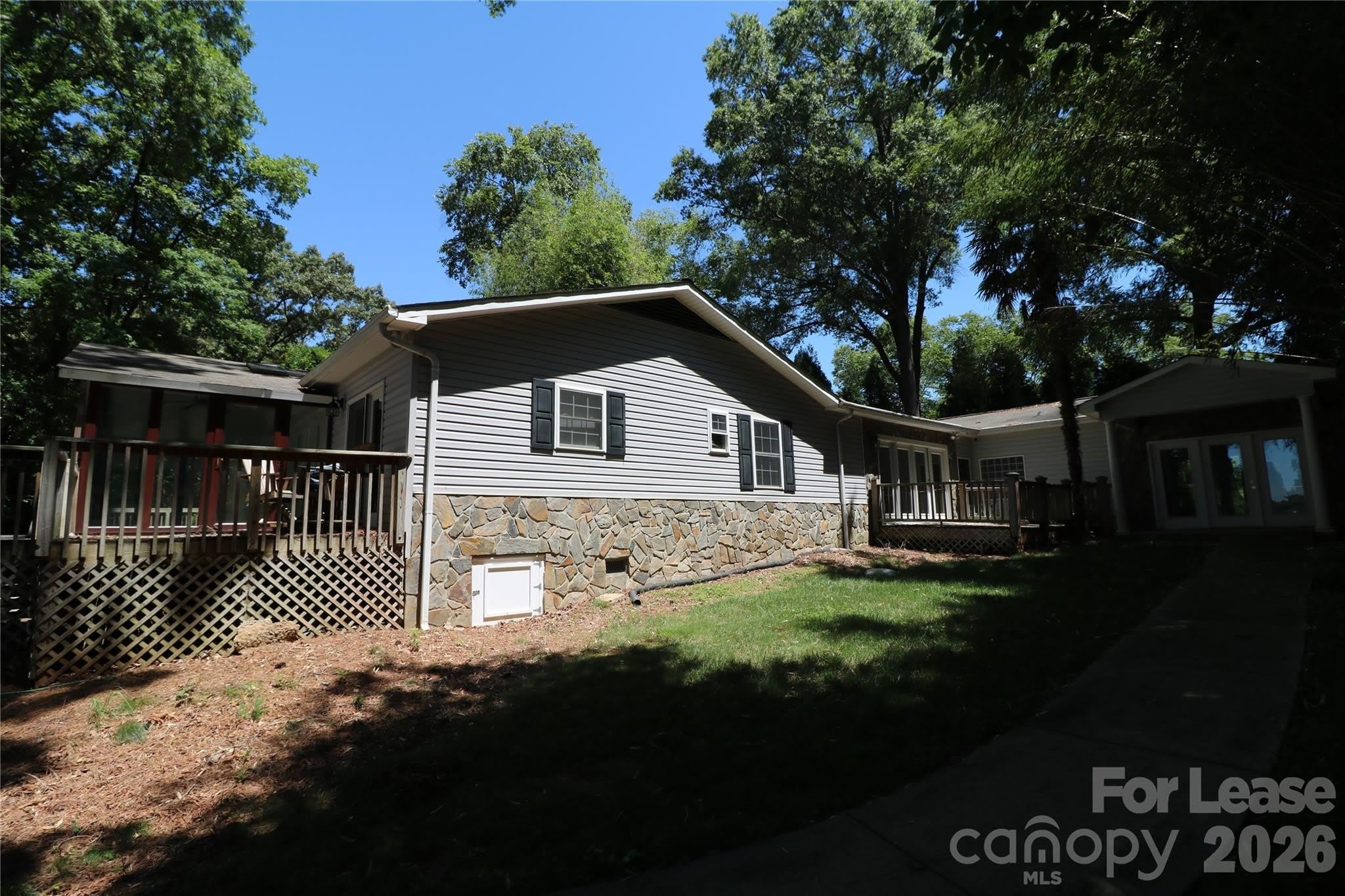 4589 Giles Avenue – photo 5