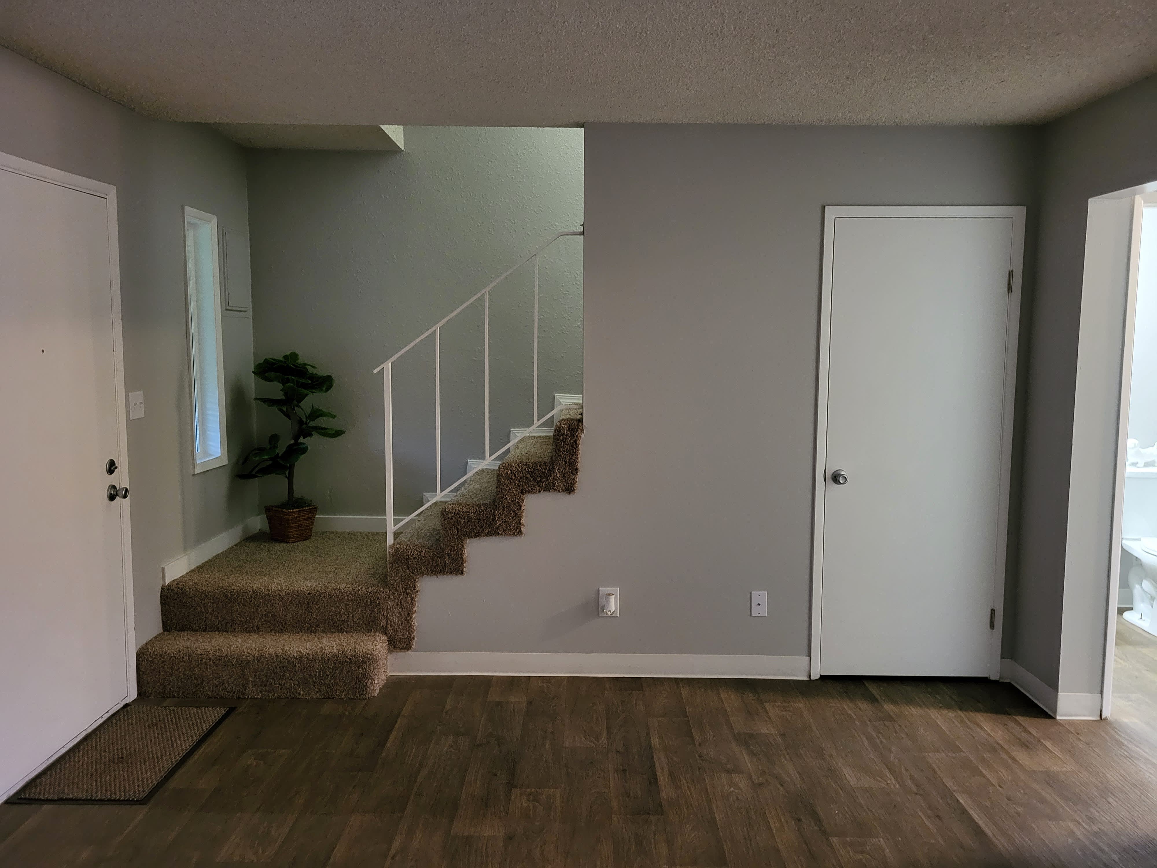 Townhouse Square – photo 3