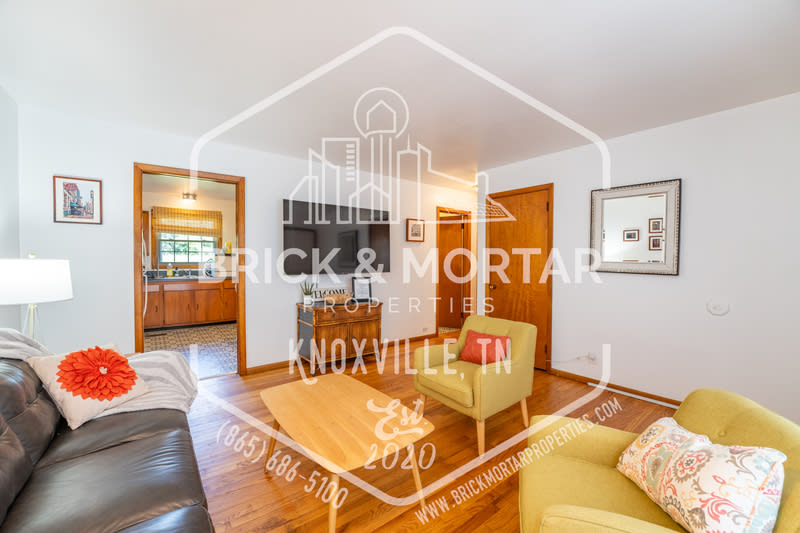 2407 Holbrook Drive – photo 5