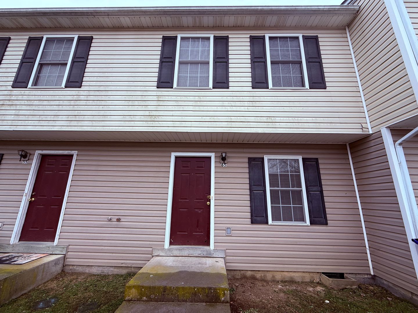 3 Bedroom 2.5 Half Bath Townhouse – photo 2
