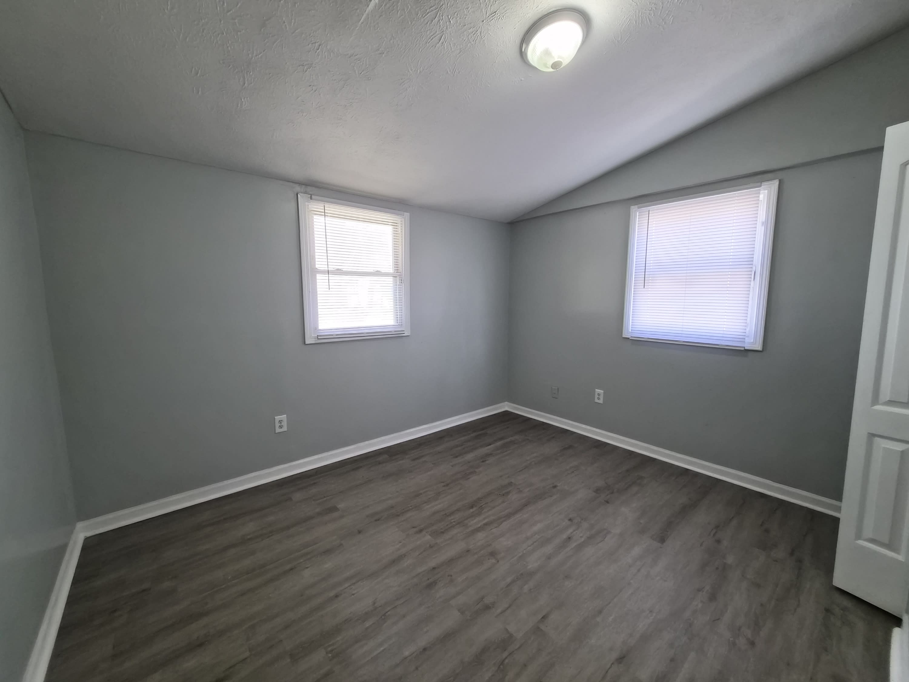 4709 Ribble Road – photo 4