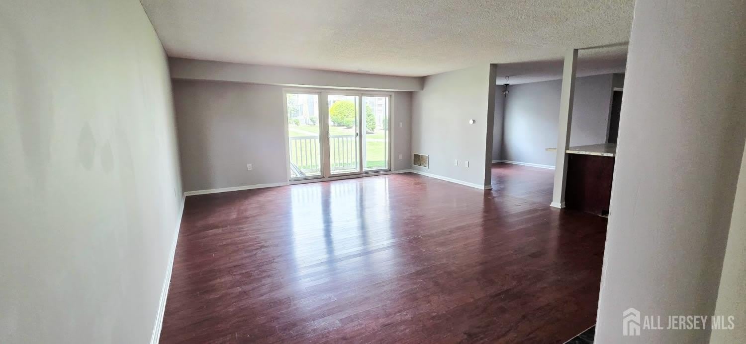 8207 Tamarron Drive – photo 4