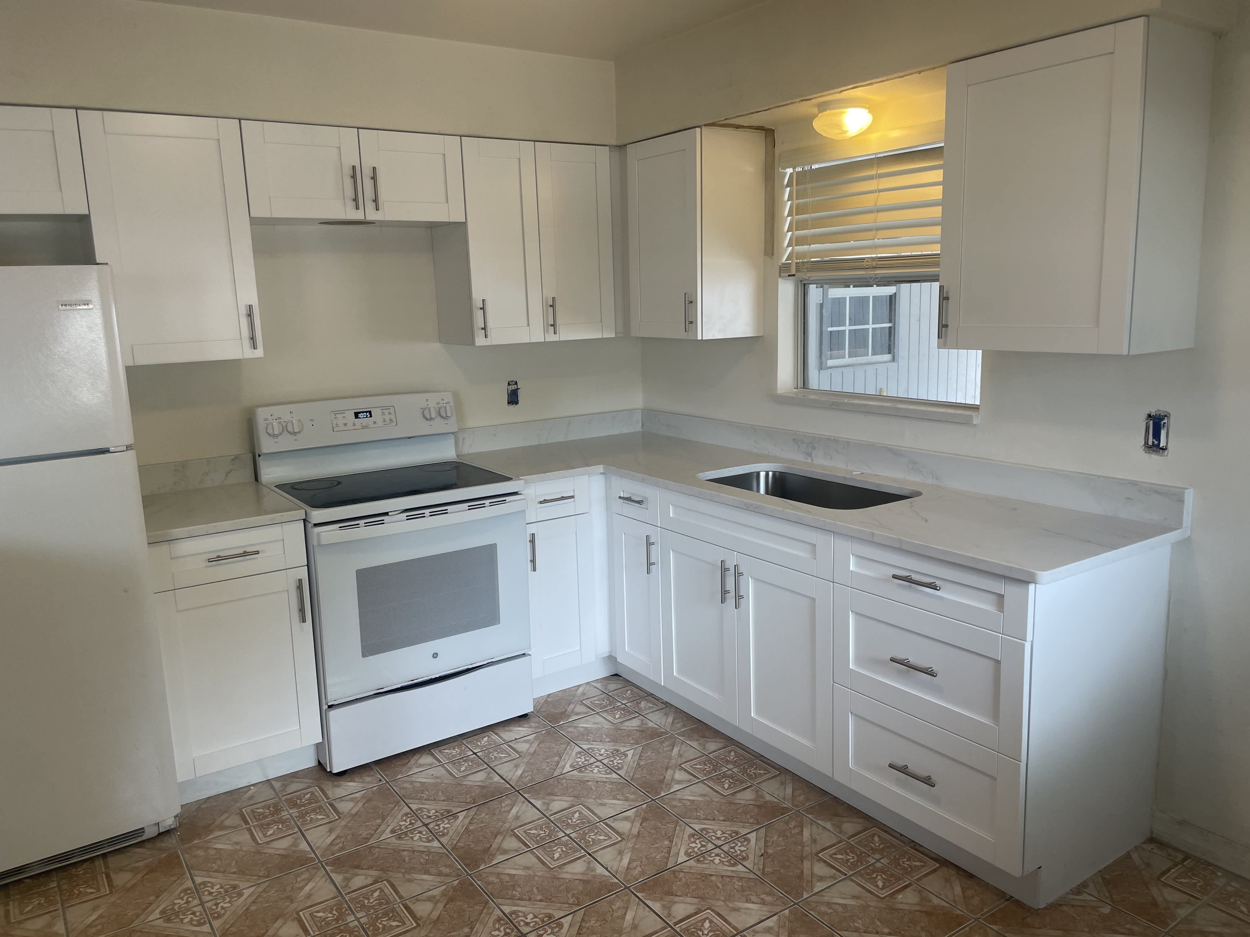 403 S Orion Ave – photo 3