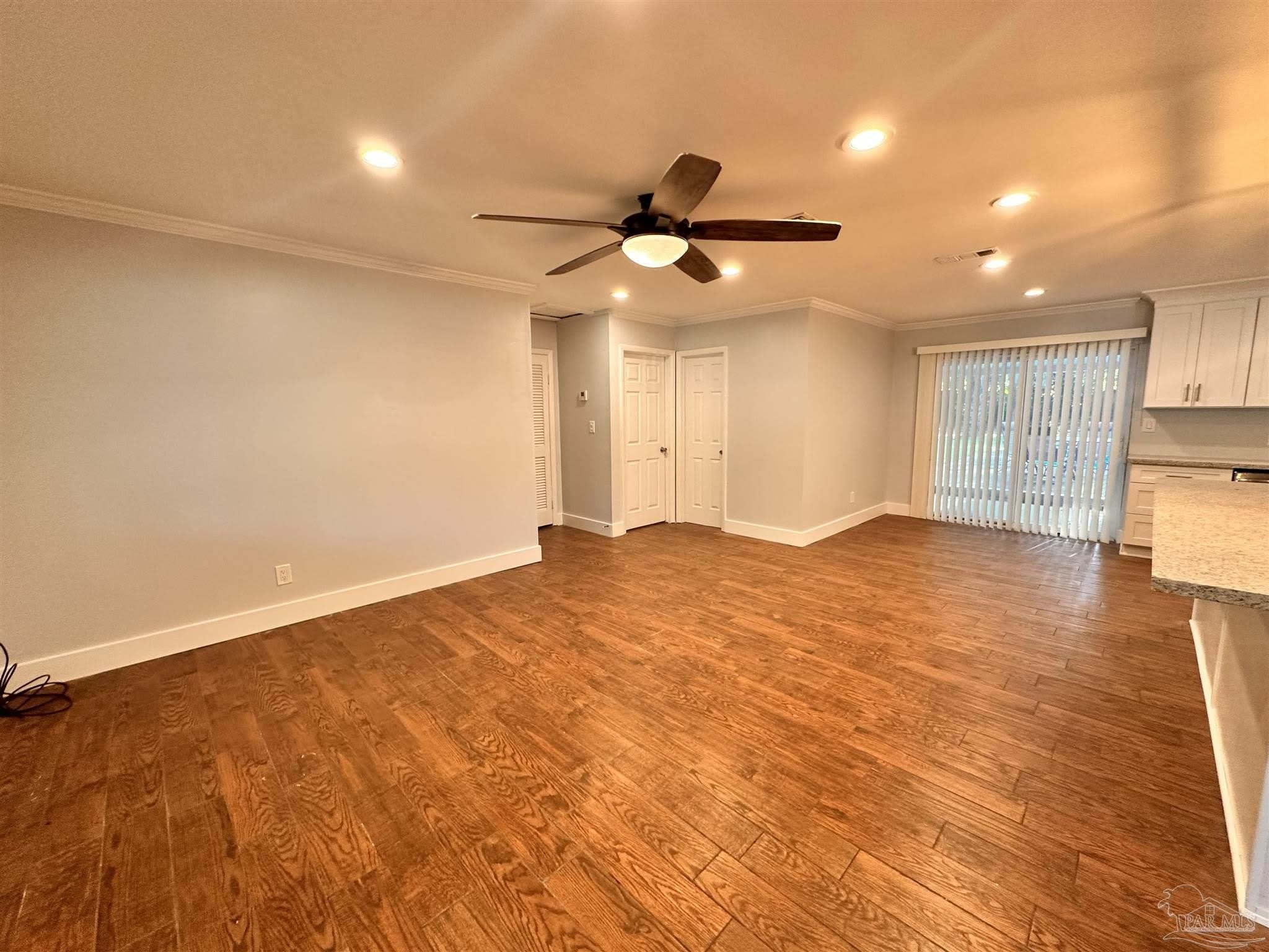 2820 Christine St – photo 4