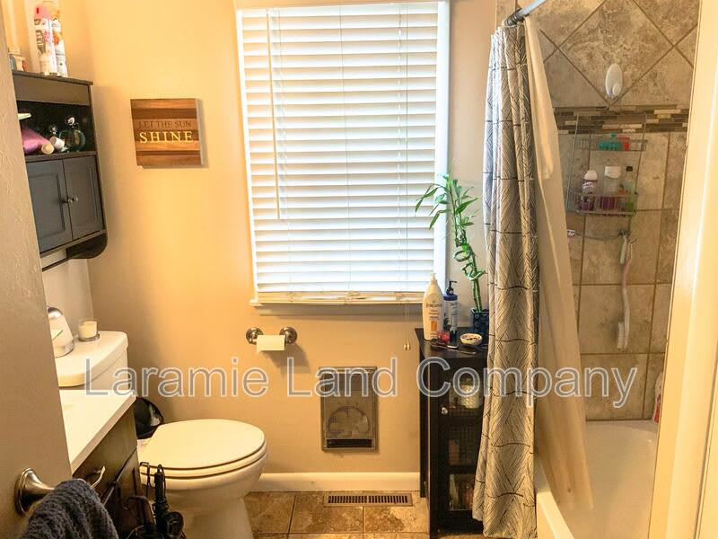 1011 West Curtis Street – photo 4