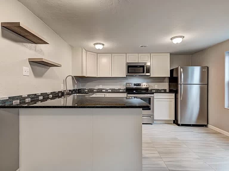 1810 Northwest 11Th Street A – photo 4