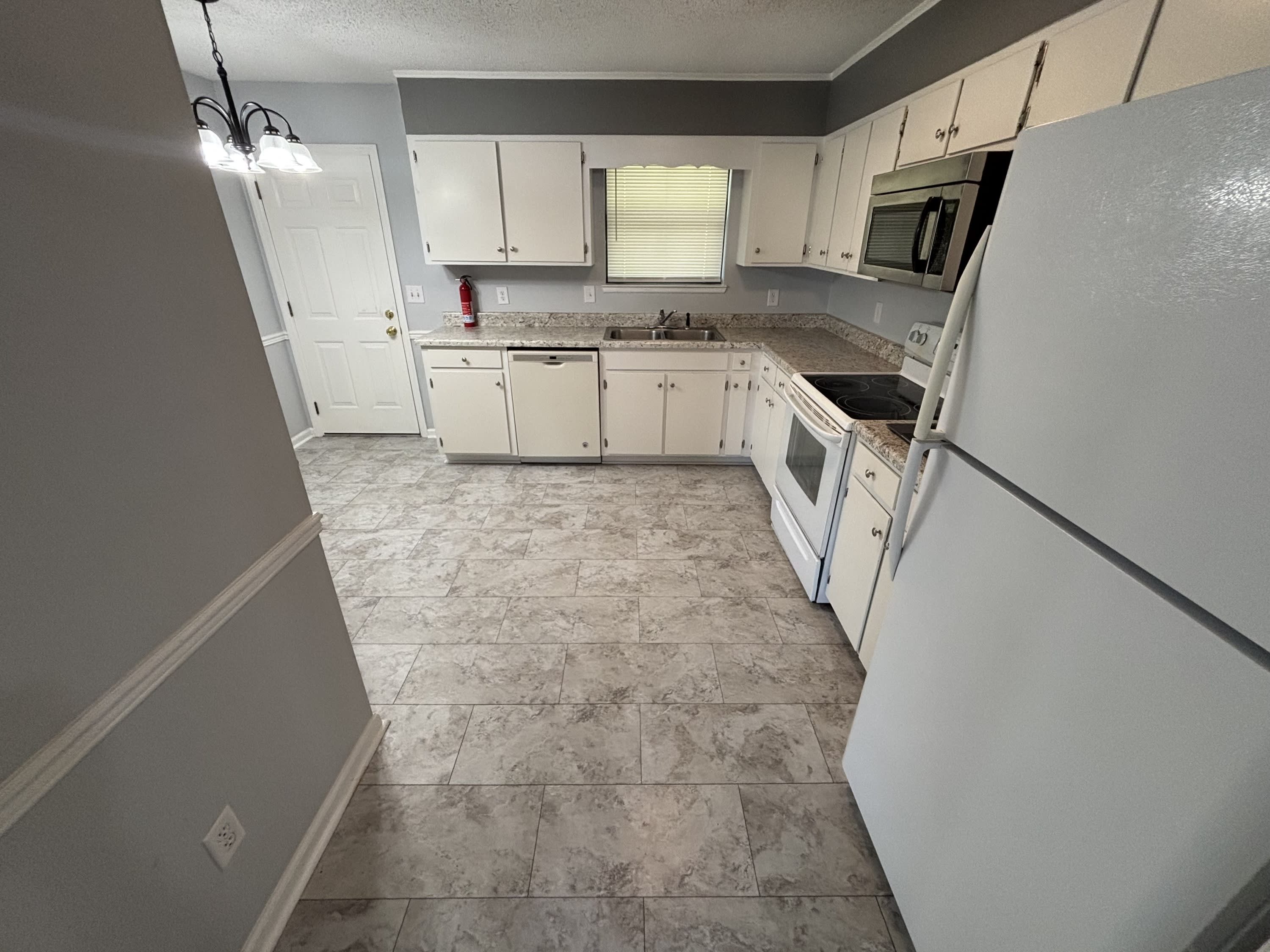 2403 Rodney Drive – photo 3