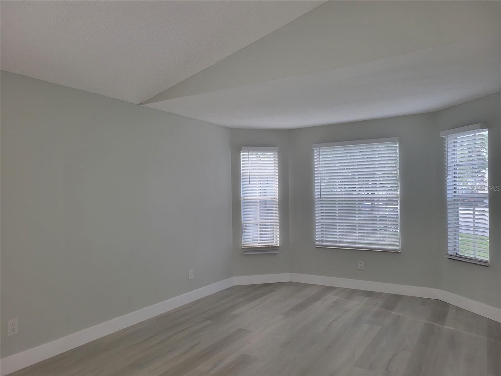 1076 COUNTRY COVE Court – photo 4