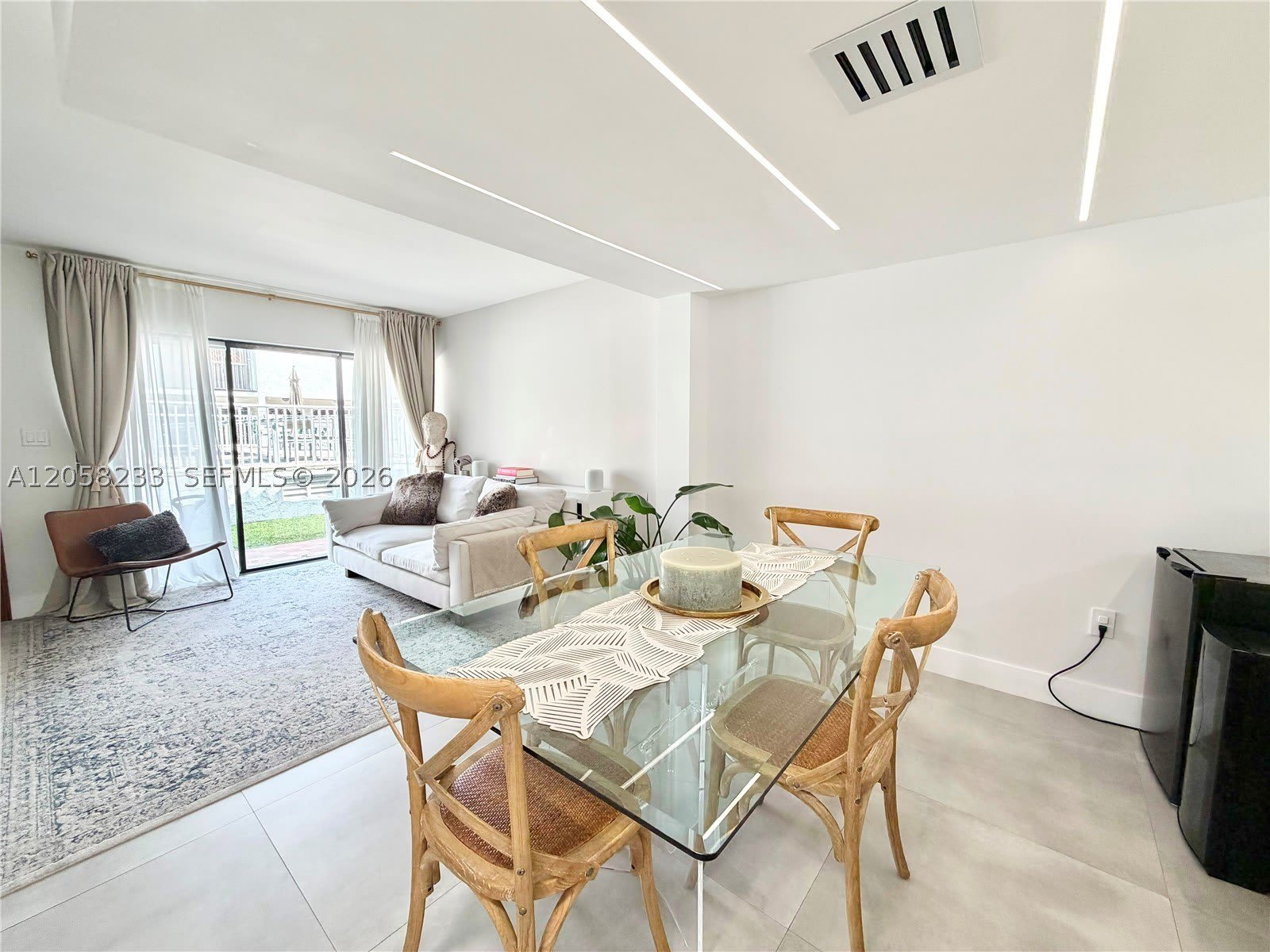 1990 Brickell Ave – photo 4