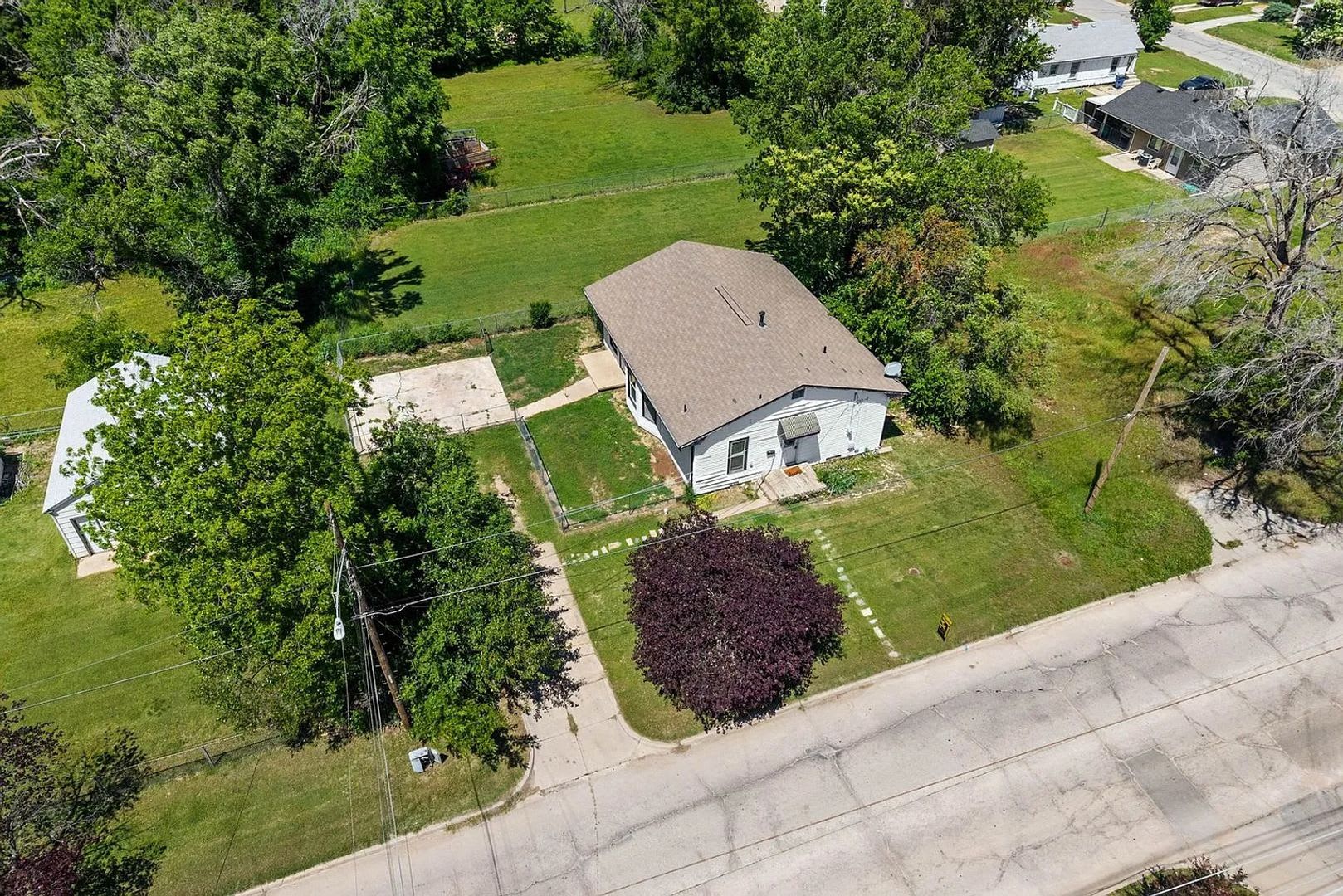 Charming 3 Bedroom – photo 1