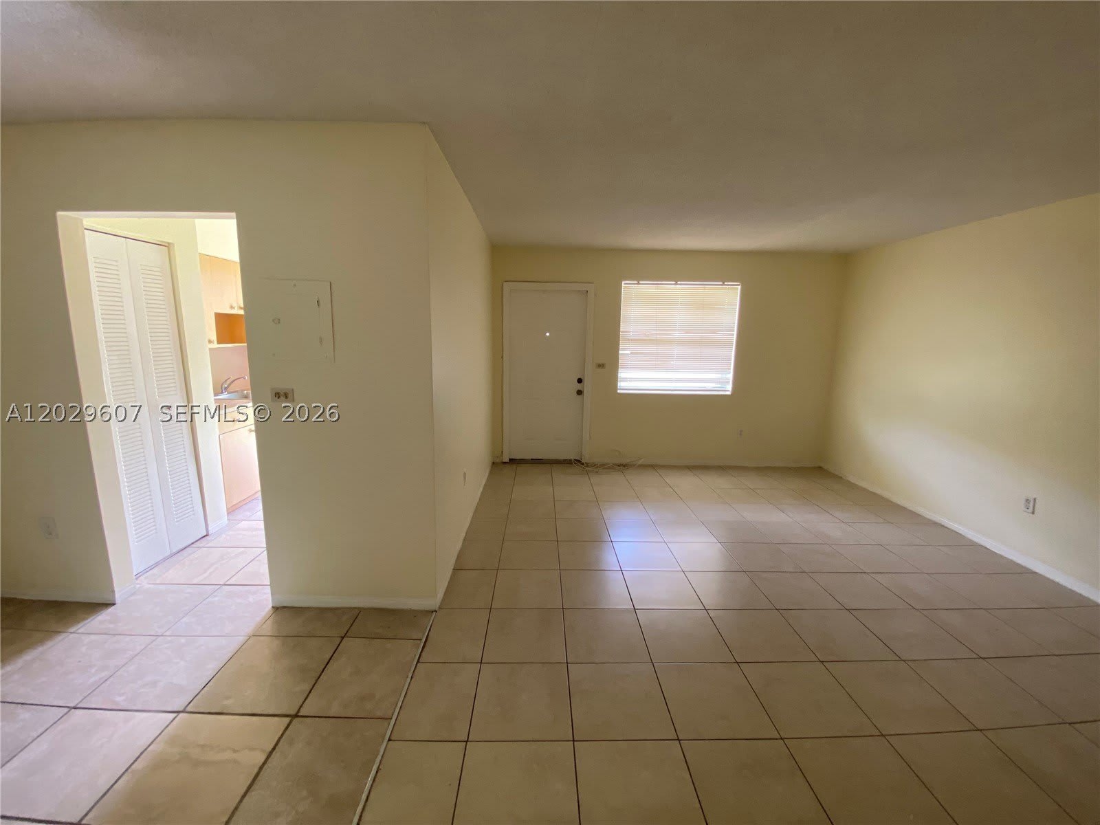 2400 NE 188th St – photo 3