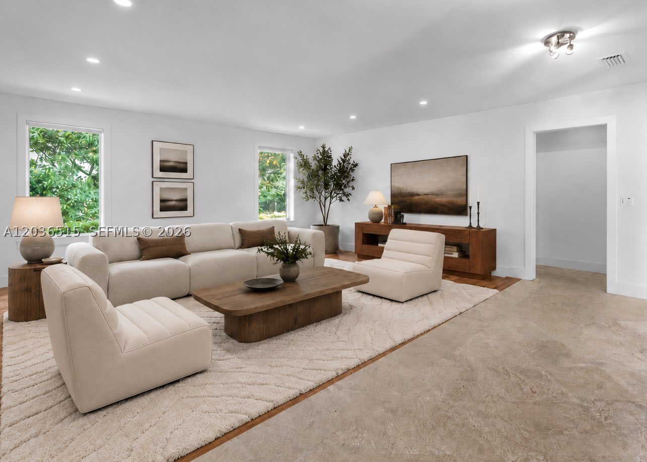 7711 SW 47th Ave – photo 3