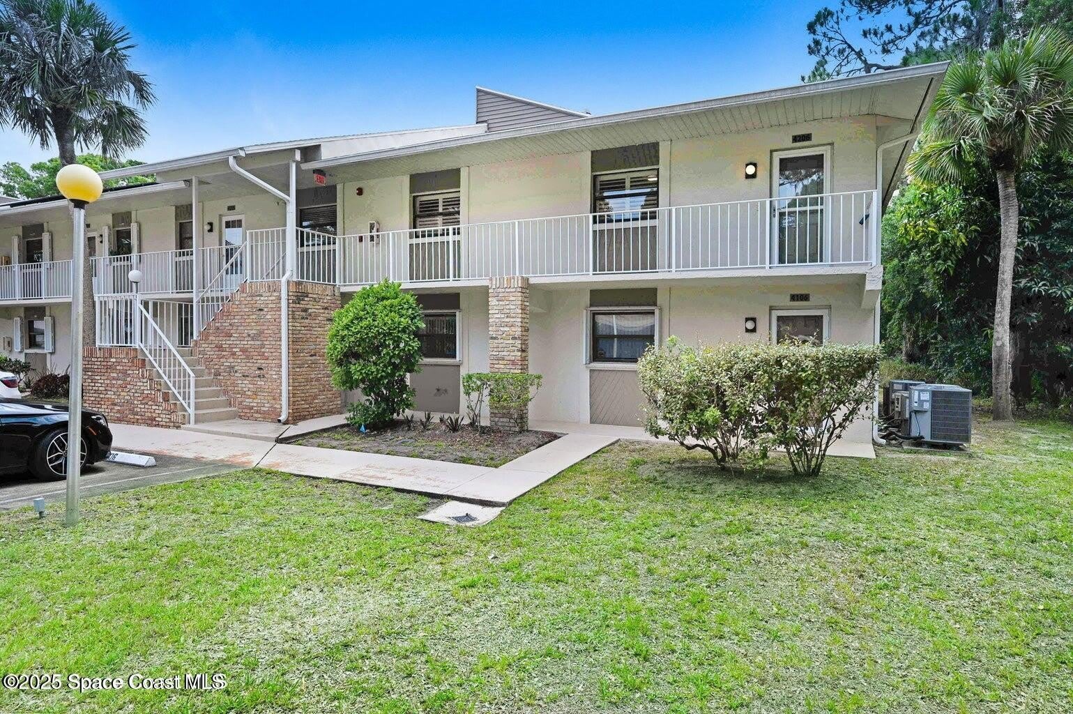 1600 Woodland Drive – photo 1