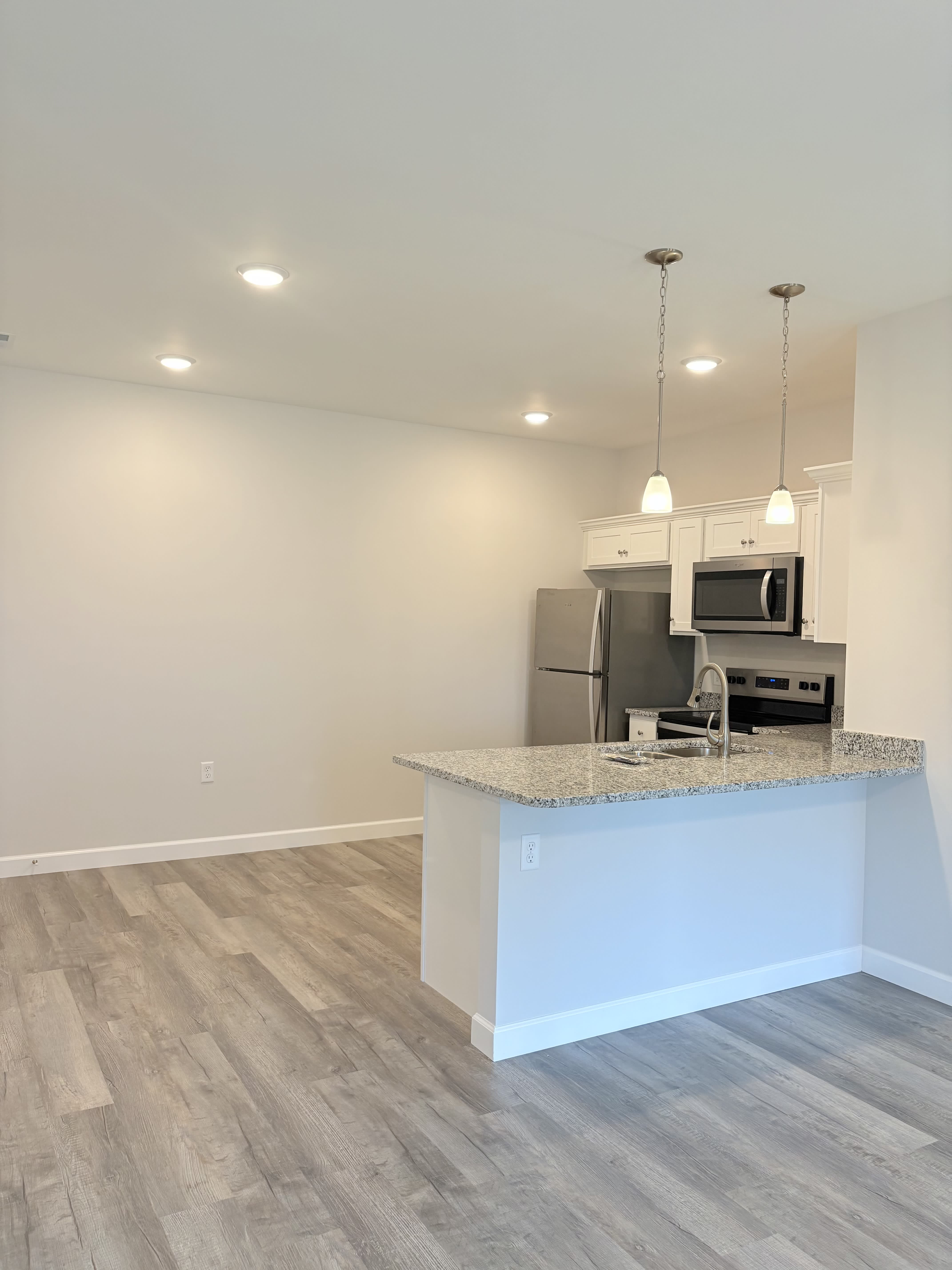 332 Hillview Mills Blvd – photo 5