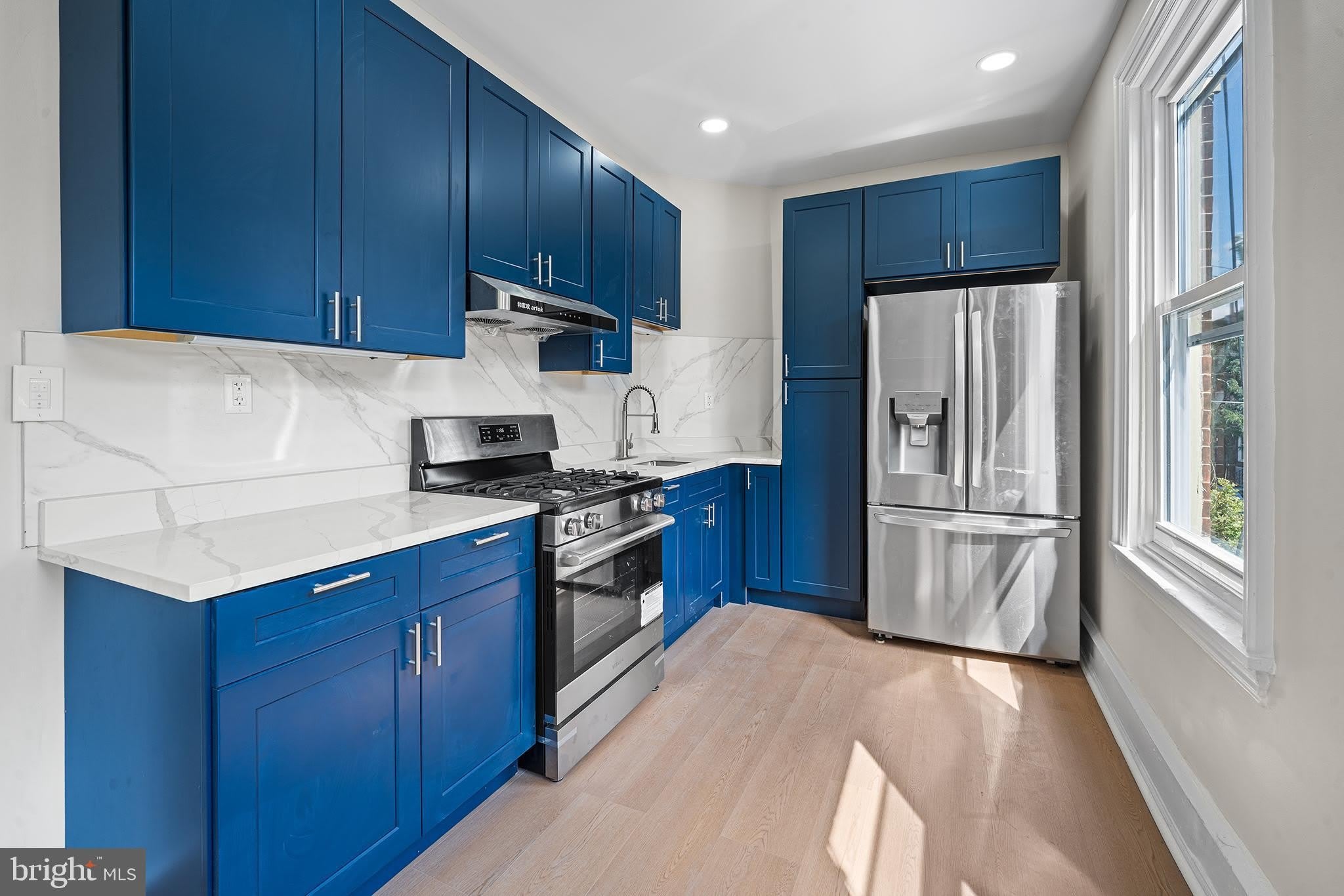 775 S 8TH Street – photo 2