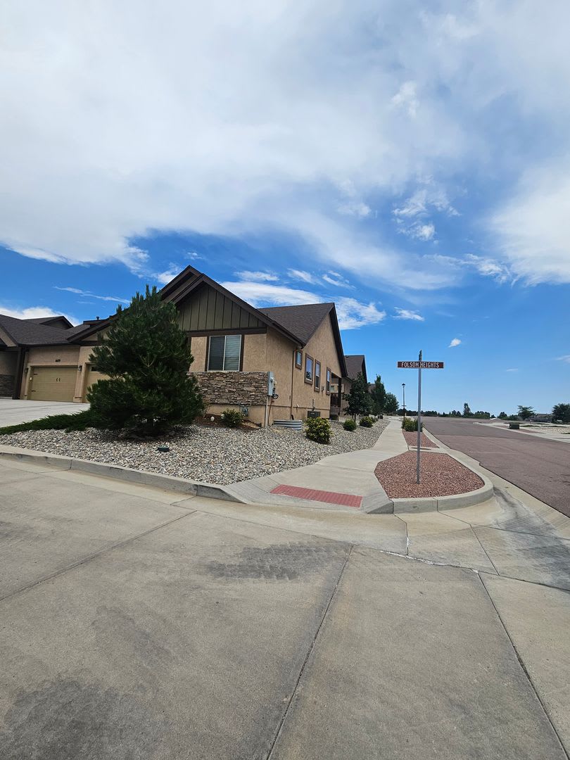 Townhouse in Stetson Hills on Folsom Heights – photo 4
