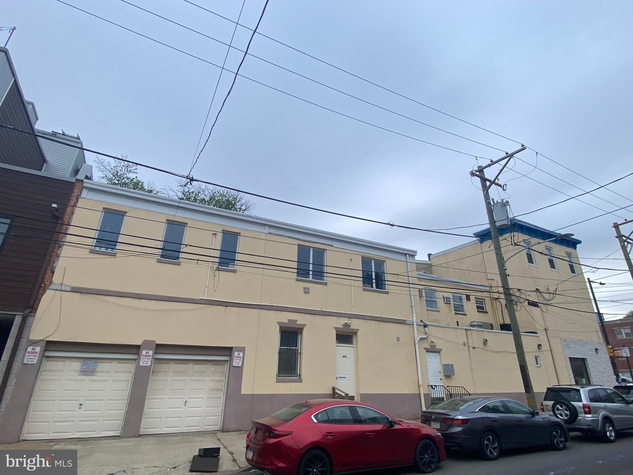 458 E GIRARD Avenue – photo 1
