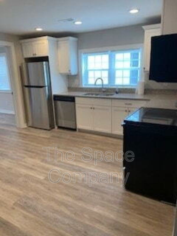 587 Rutledge Avenue – photo 5