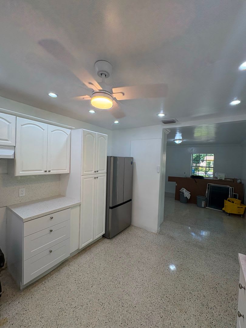 475 Ne 164Th St Includes Internet And 24 Hour Surveillance Cameras – photo 4