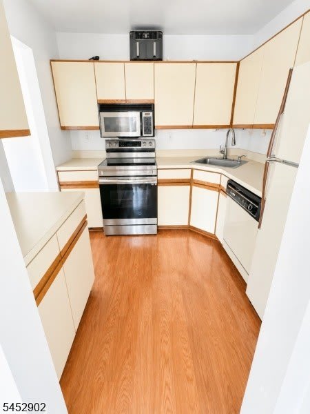 112 130 Sherwood Ave – photo 1