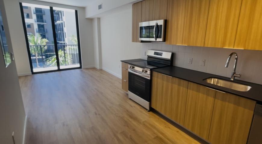 932 E 28TH St. – photo 4