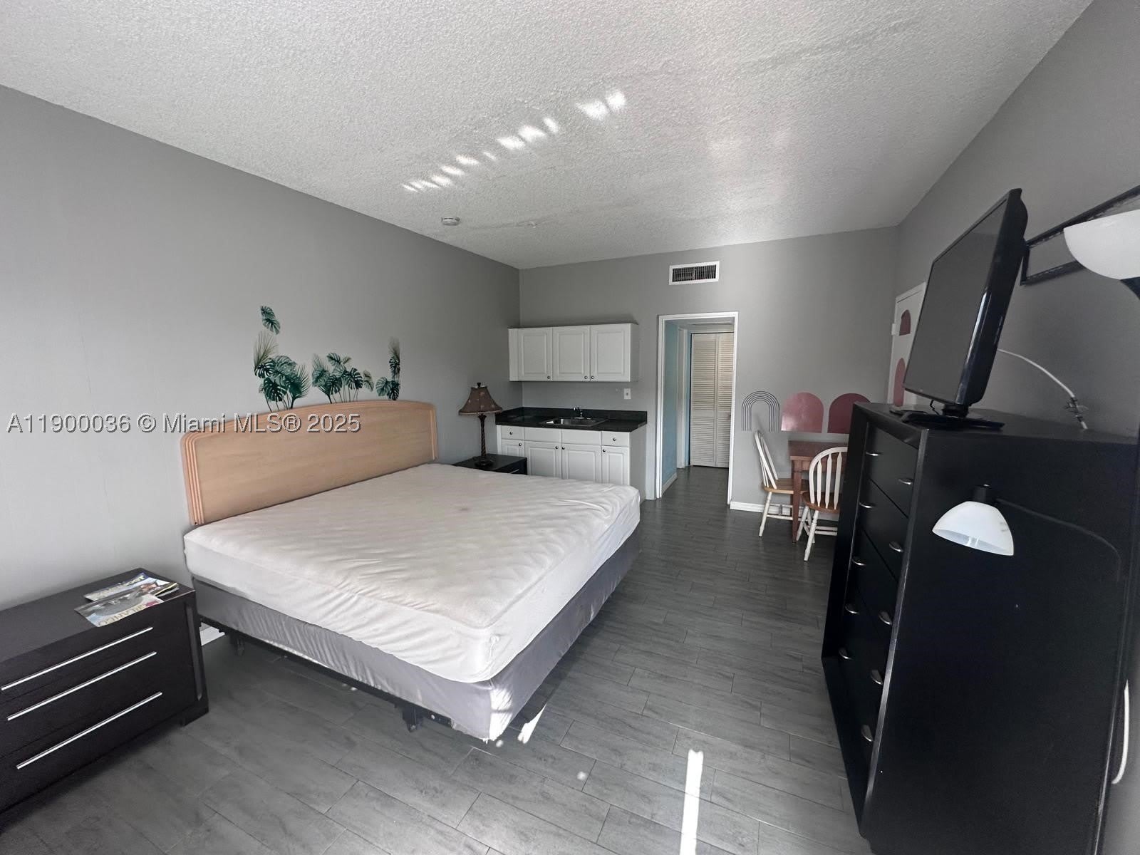 26 Diplomat Pkwy – photo 1