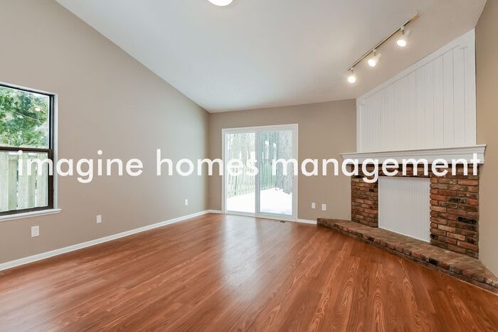 210 Maplelawn Drive – photo 3
