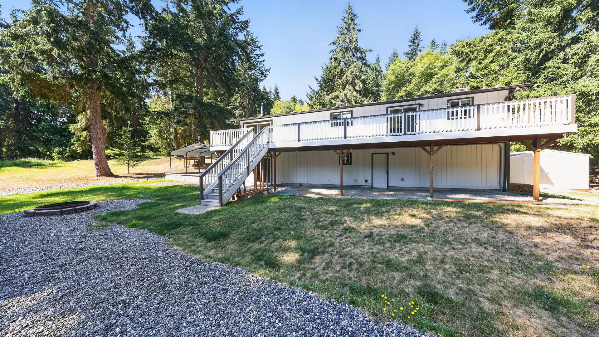 4 Bed 3 Bath – photo 1
