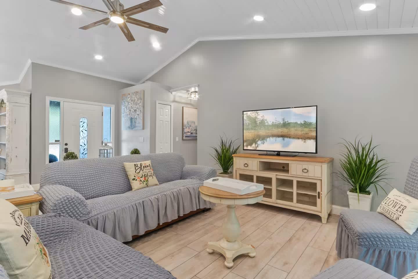 760 Mallard Drive – photo 2