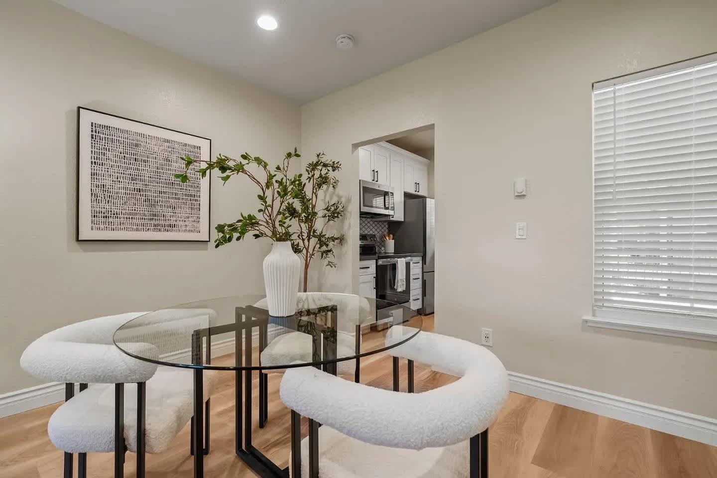 211 S Fremont St Apt 204 – photo 4