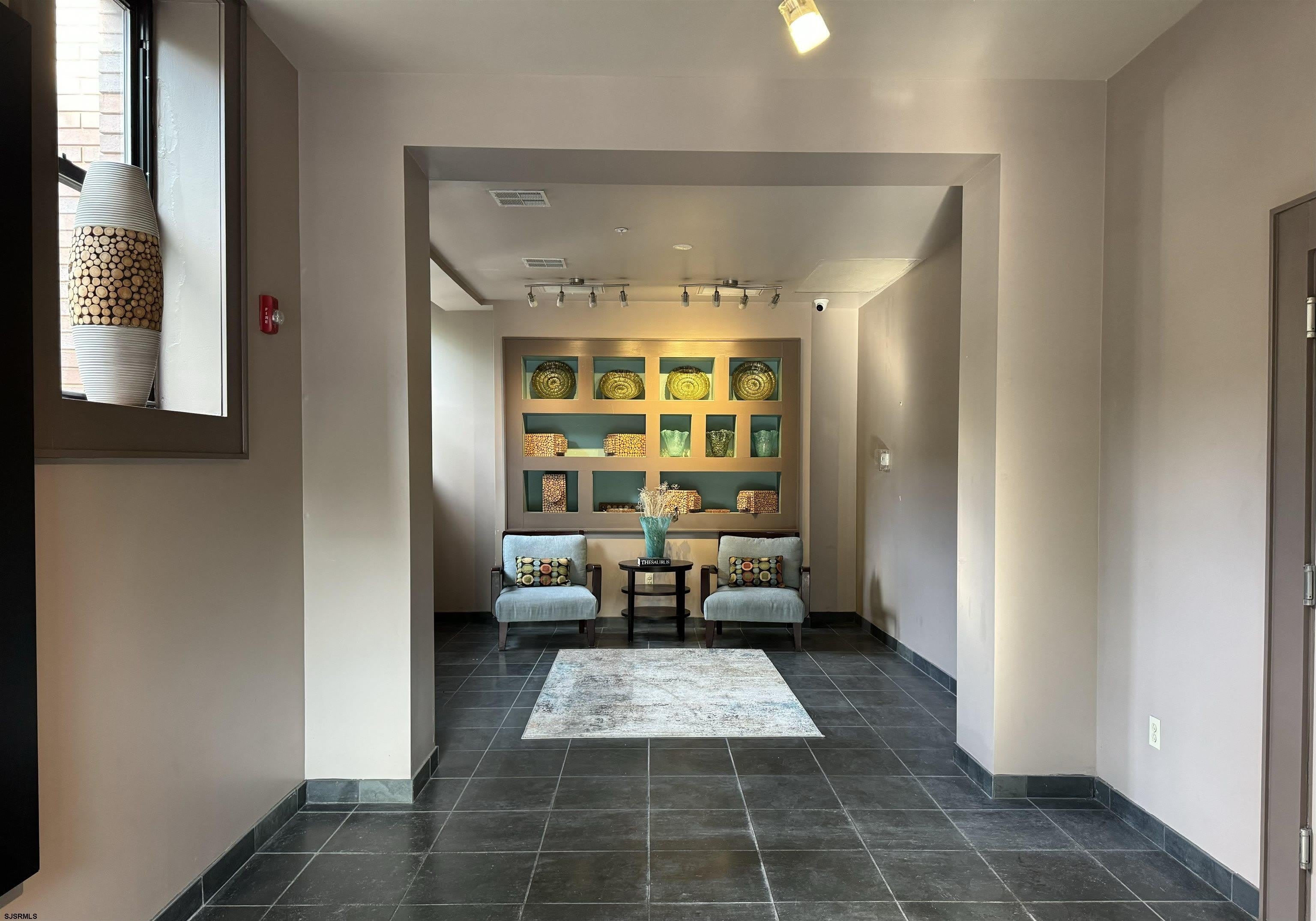 700 New St – photo 2